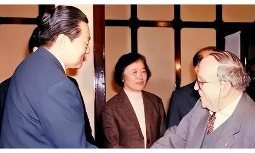 鼻息肉术后发烧正常吗-【做鼻息肉手术后发烧了正常吗】鼻息肉手术后老流鼻涕 - 鼻息肉手术后发烧出汗网